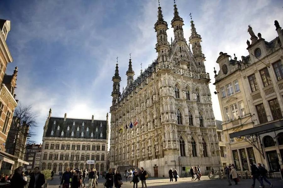 Rathaus und Grote Markt in Löwen