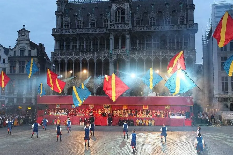 Ommegang auf der Grand-Place in Brüssel