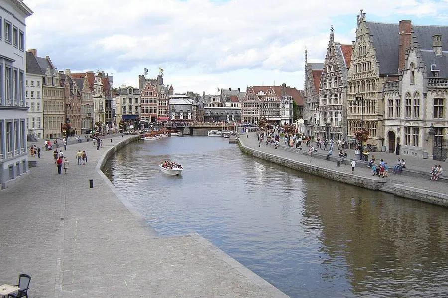 Graslei und Korenlei am Wasser in Gent