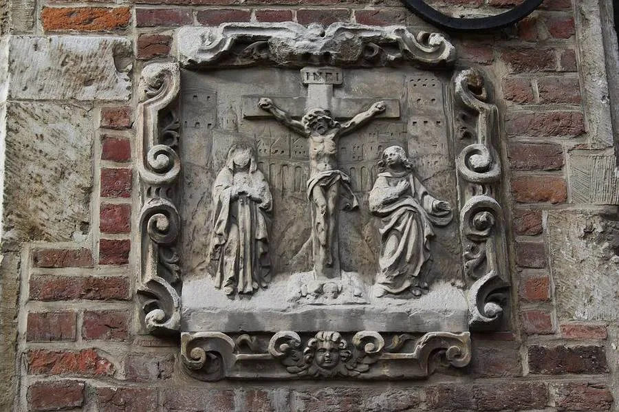 Relief an einem Haus im Großen Beginenhof in Löwen