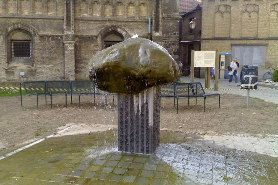 Die Skulptur Keikop in Poperinge