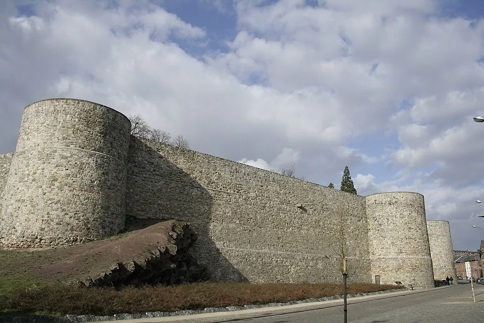 Erhaltene Stadtmauern von Binche