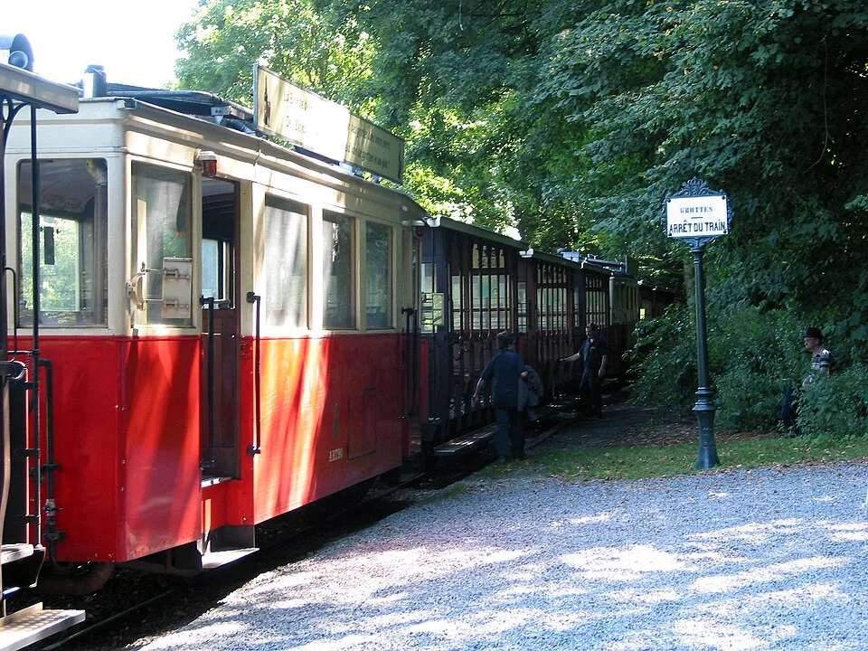Historische Straßenbahn zu den Höhlen von Han-sur-Lesse