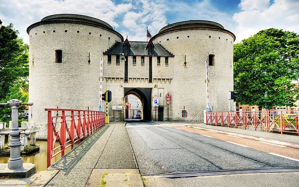 Das Stadttor Kruispoort in Brügge