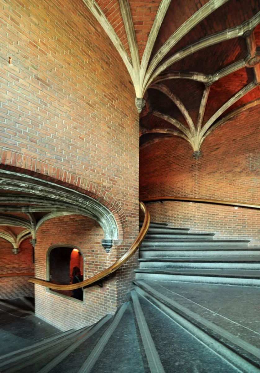 Treppe der Heilig-Blut-Basilika in Brügge