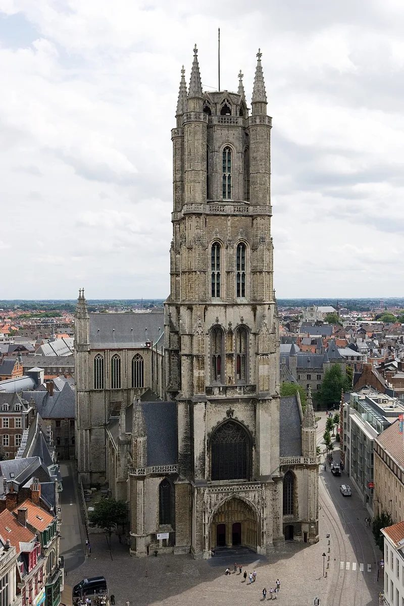 Sankt-Bavo-Kathedrale in Gent vom Belfried aus