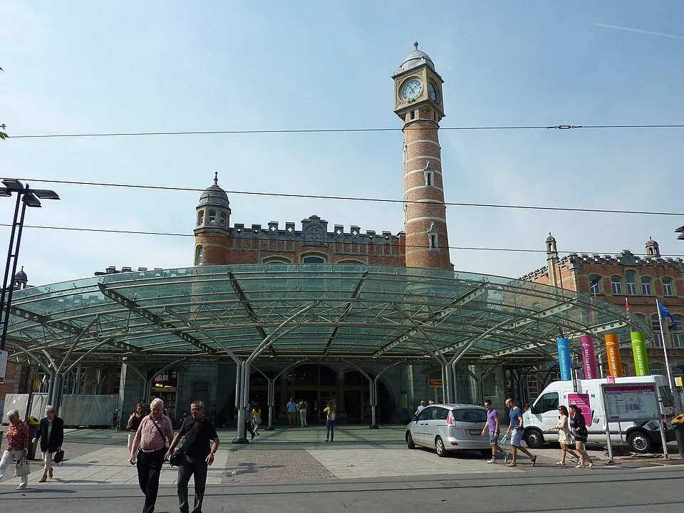 Glasüberdachung am Bahnhof Gent-Sint-Pieters