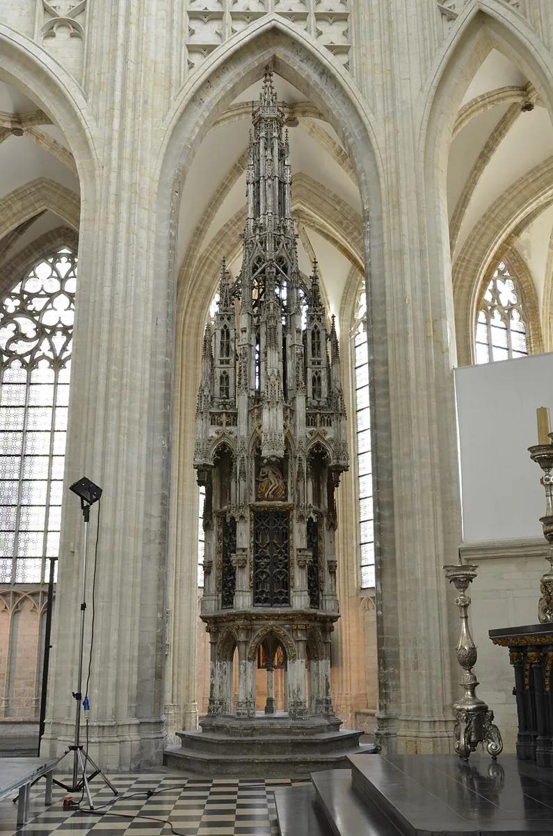 Sakramentsturm in der Sankt-Peters-Kirche in Löwen