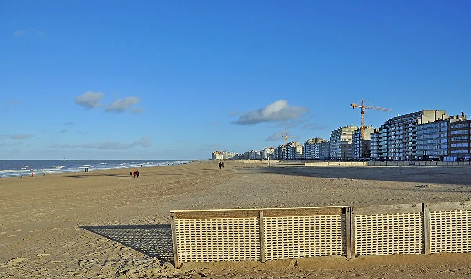 Strand und Strandkabinen am Albertstrand in Knokke