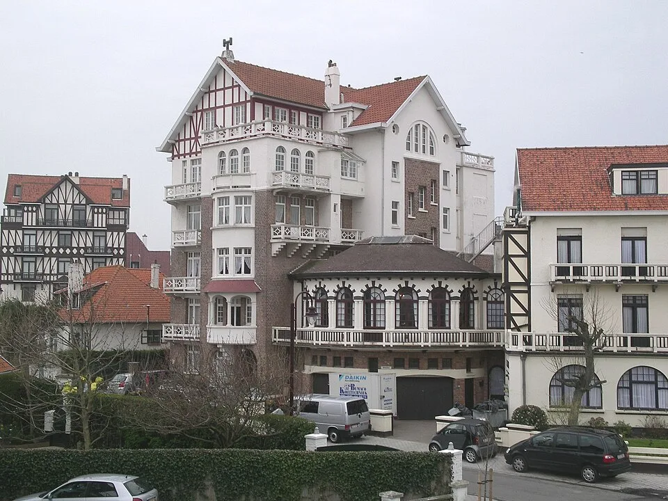 Straße im Concessie-Viertel von De Haan