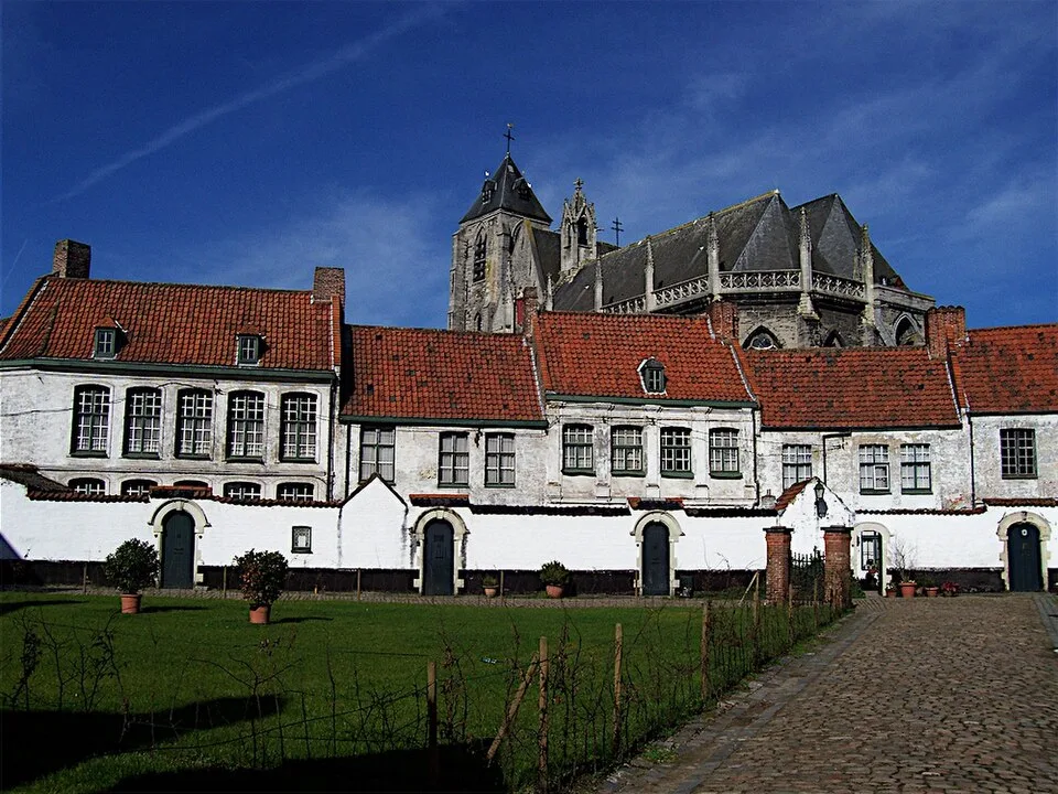Häuser und Hof des Beginenhofs in Kortrijk
